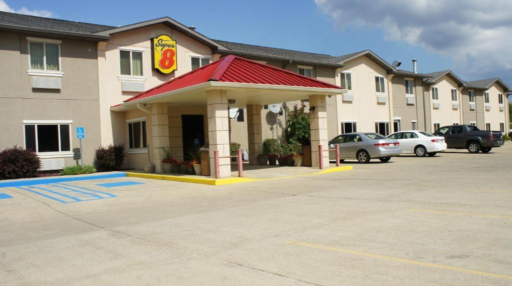 Super 8 By Wyndham Bloomington University Area Luaran gambar
